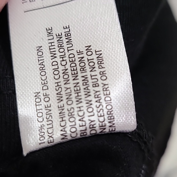 *NWT* U.S. POLO ASSN Men's Black Long Sleeve Shirt w/Red Logo, size Medium - Picture 6 of 6